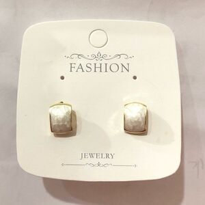 Fashion Jewelry White Pearl Stud Earrings (A)179